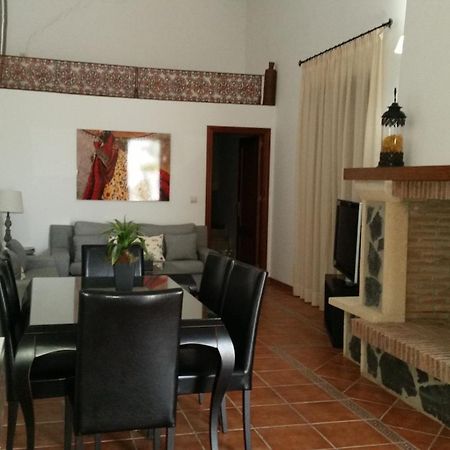 Country House Cortijo De La Fuente La Bobadilla ภายนอก รูปภาพ